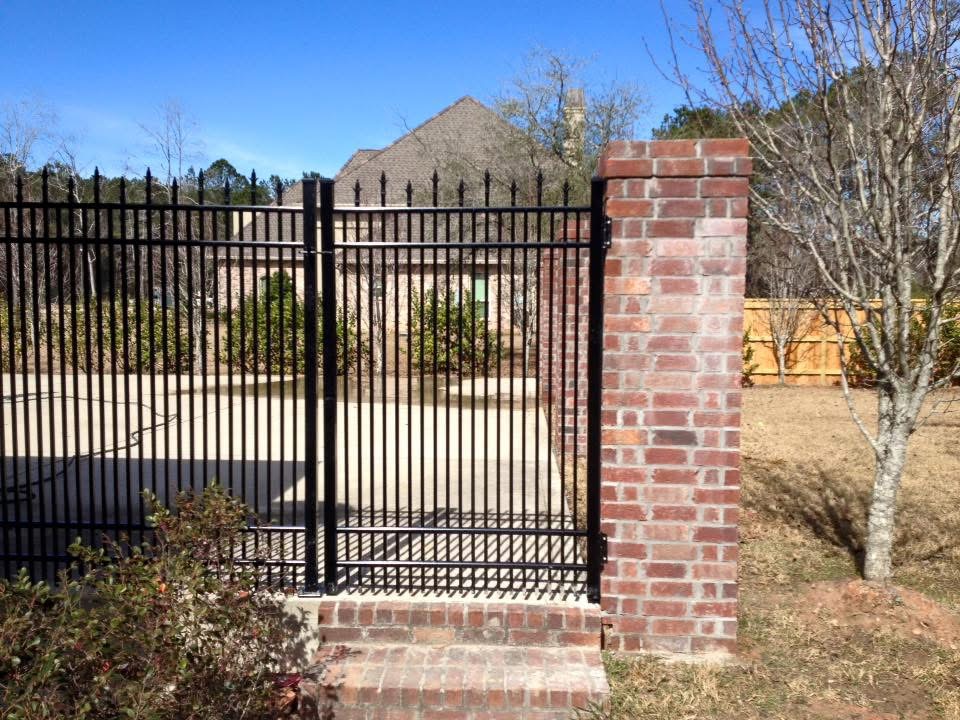 Gate